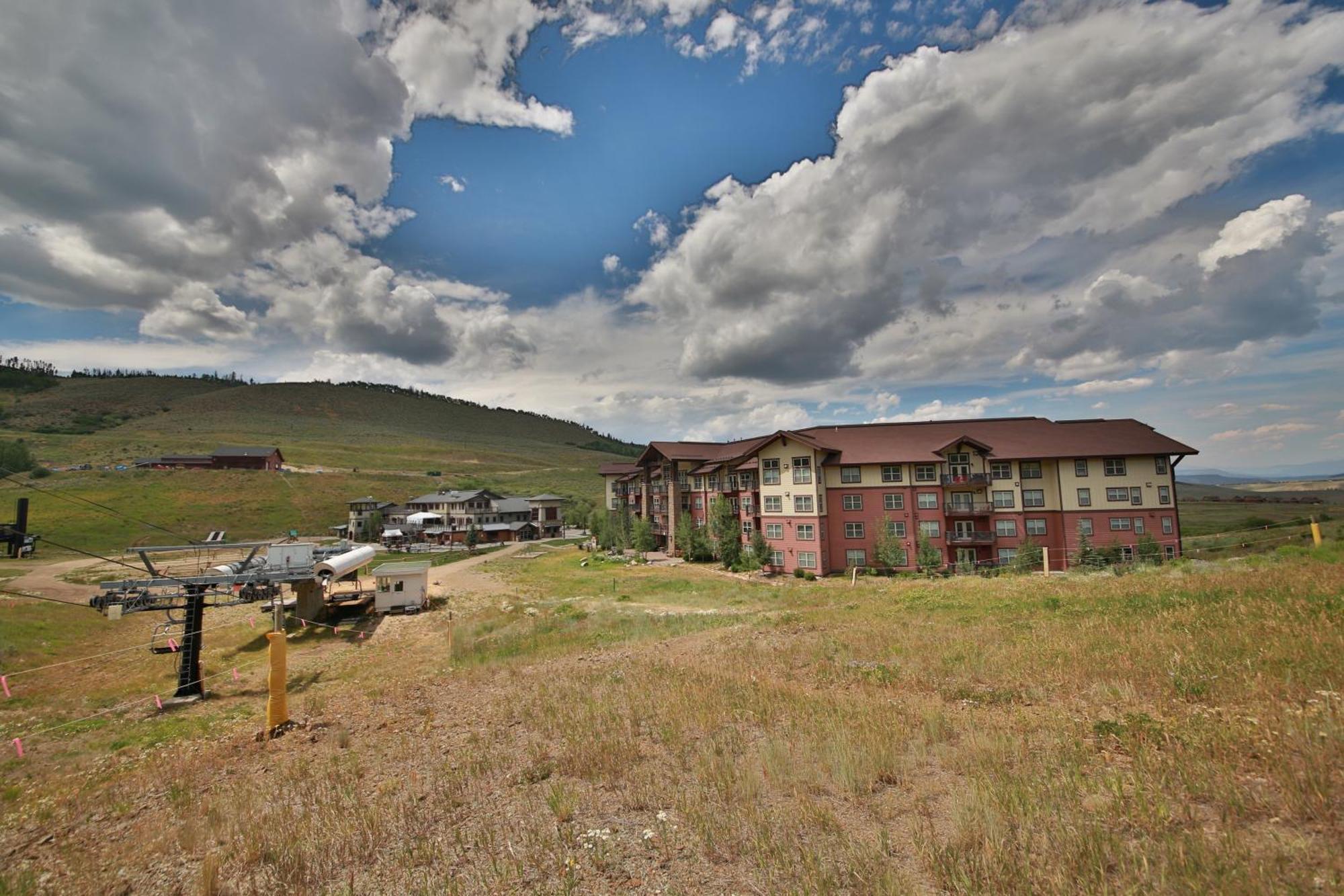 Basecamp Villa Granby Rum bild